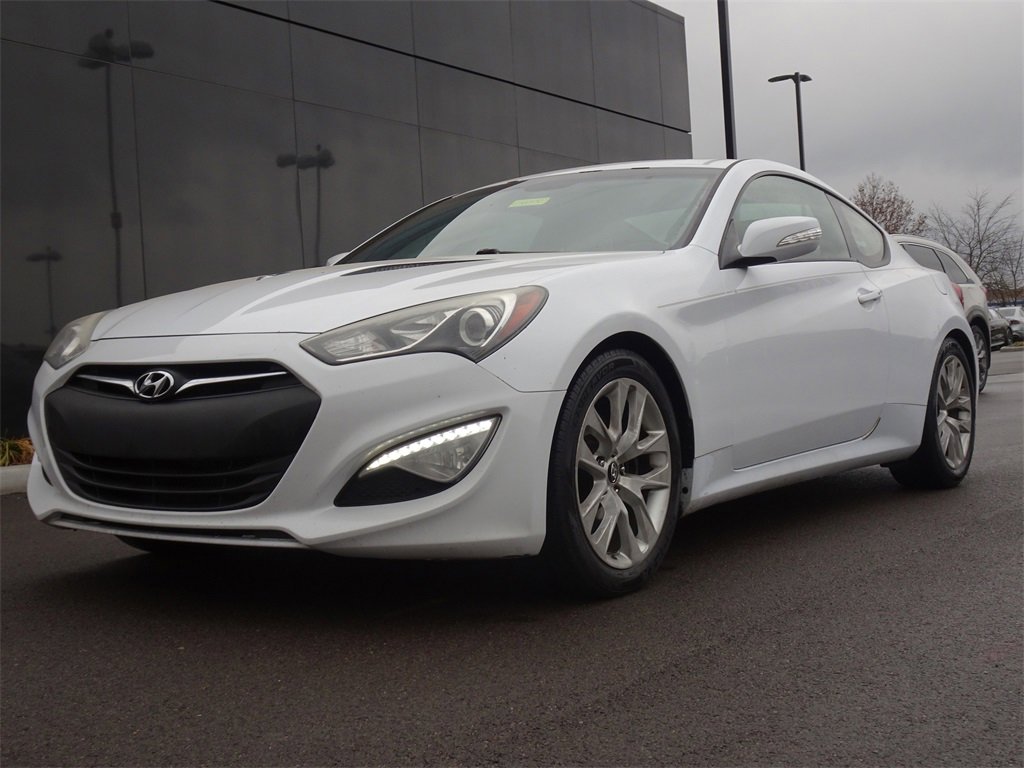 Used 2014 Hyundai Genesis 3.8 image 21