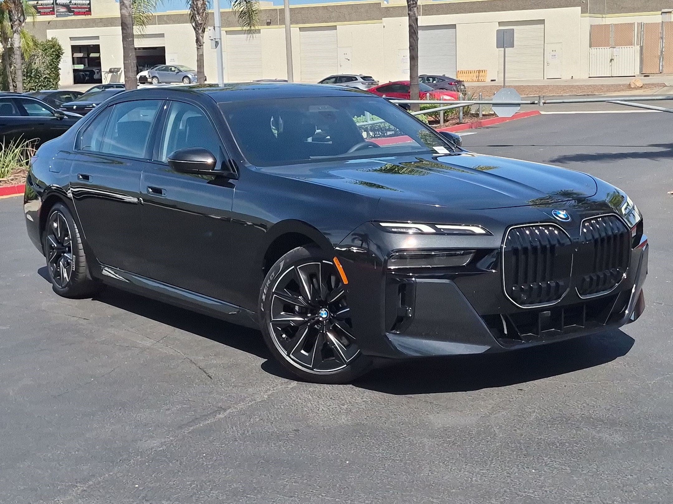Used 2025 BMW i7 eDrive50 w/ M Sport Package RWD image 2