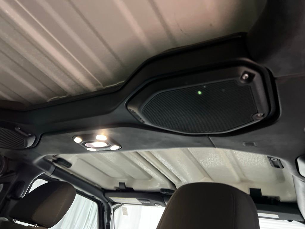 Used 2021 Jeep Wrangler Unlimited Sahara w/ Uconnect 4C Nav & Sound Group AWD/4WD image 14