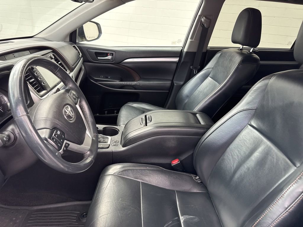 Used 2016 Toyota Highlander XLE AWD/4WD image 21