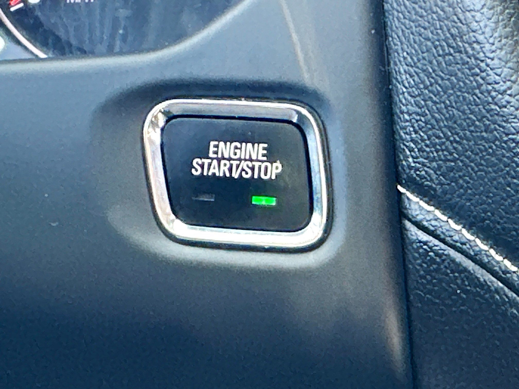 Used 2023 GMC Acadia SLT image 9