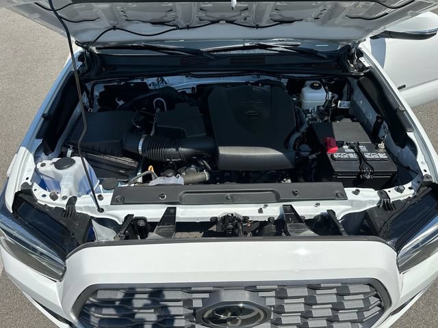 Certified 2023 Toyota Tacoma TRD Off-Road w/ Black Out Package (TMS) AWD/4WD image 7