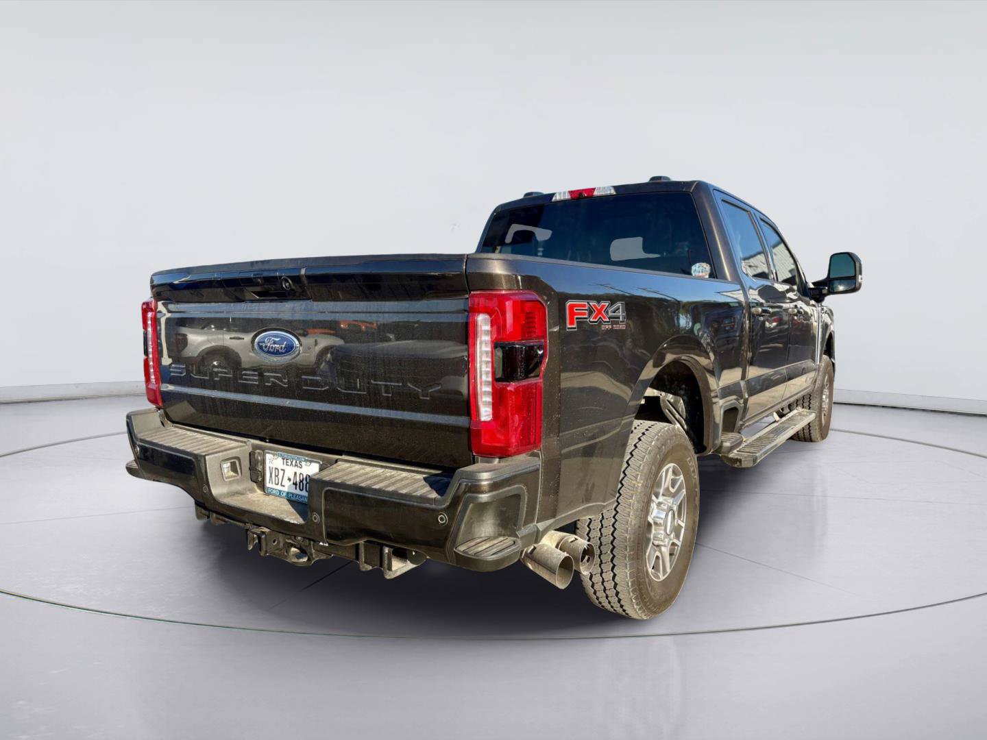 Used 2025 Ford F250 Lariat w/ FX4 Off-Road Package AWD/4WD image 3