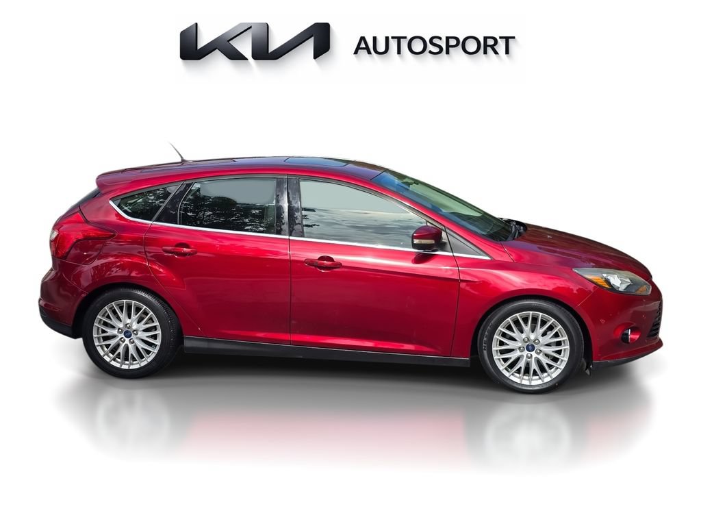Used 2014 Ford Focus Titanium FWD image 4