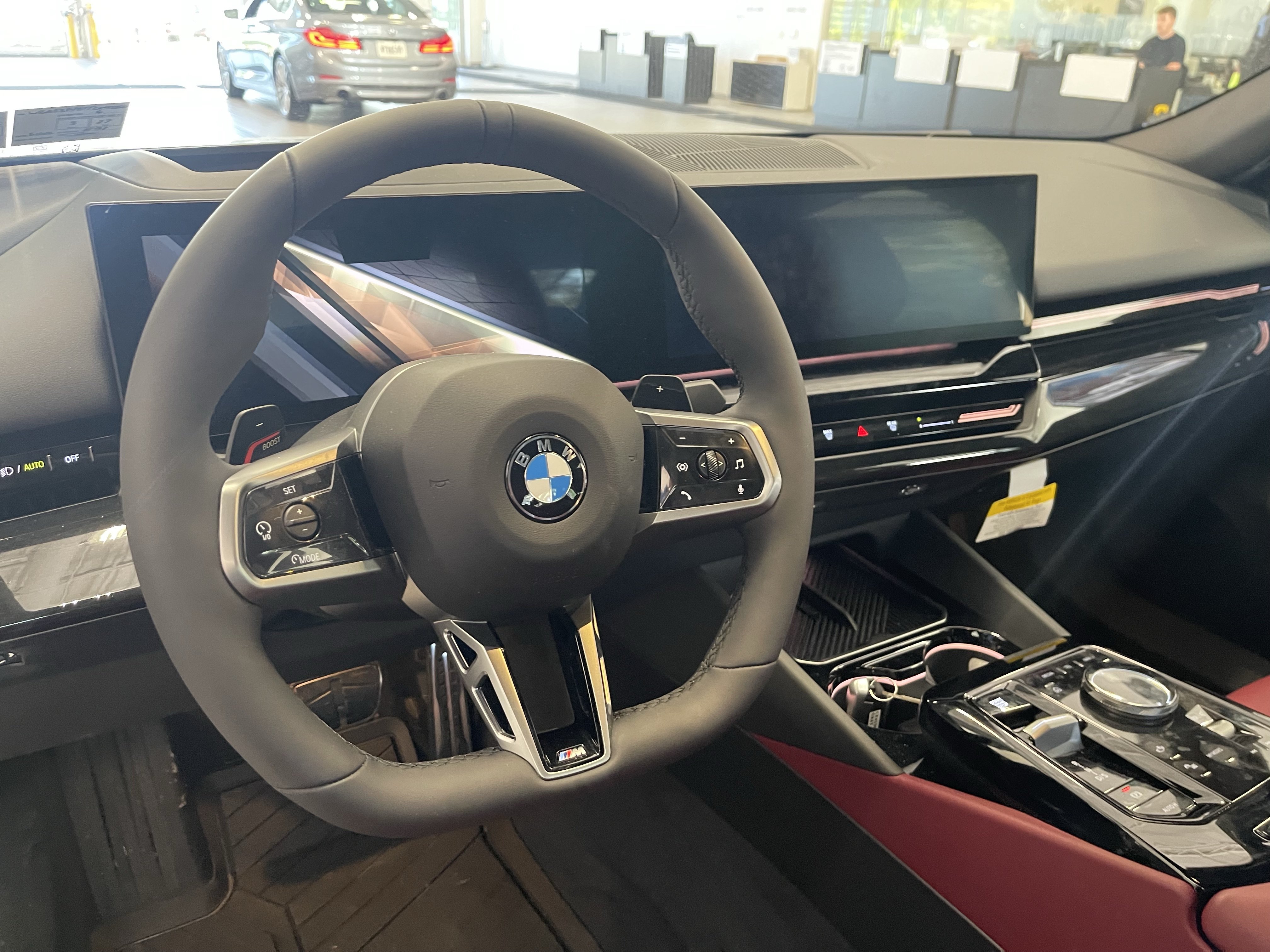 Used 2026 BMW 530i xDrive w/ M Sport Package AWD/4WD image 11