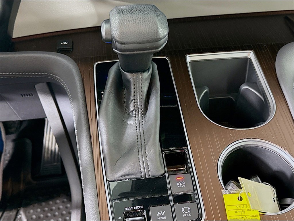 Used 2022 Toyota Sienna LE image 18