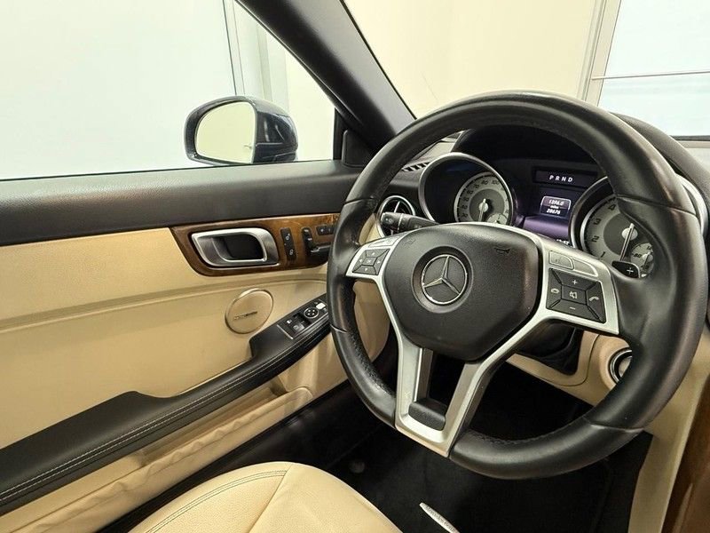 Used 2015 Mercedes-Benz SLK 250 image 12