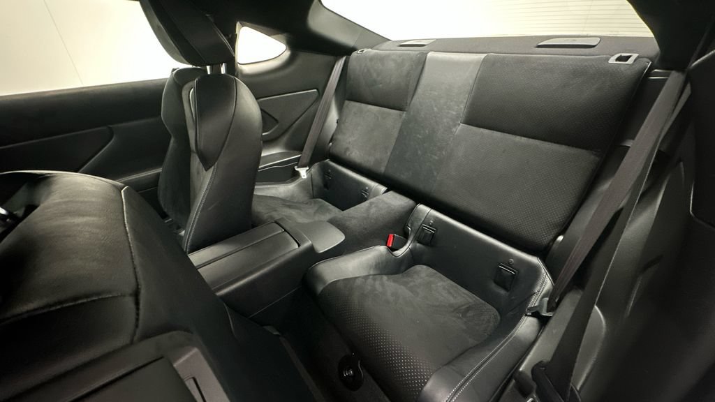 Used 2022 Toyota GR86 Premium RWD image 10