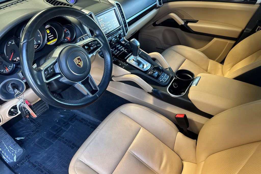 Used 2016 Porsche Cayenne AWD/4WD image 9