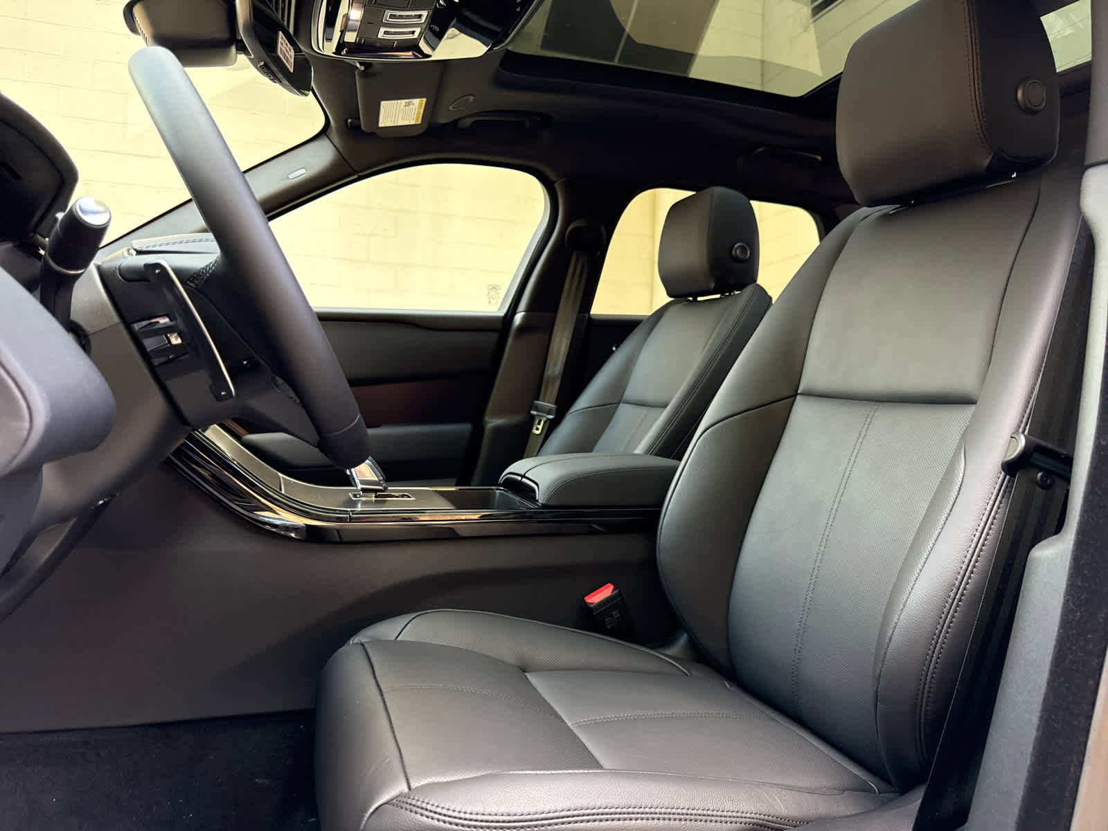 New 2026 Land Rover Range Rover Velar Dynamic SE image 12