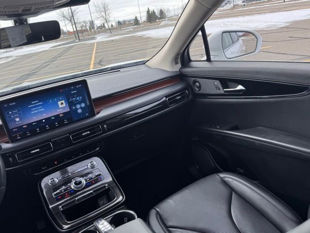 Used 2022 Lincoln Nautilus Reserve w/ Equipment Group 201A image 15