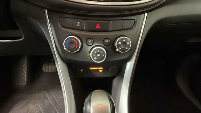Used 2017 Chevrolet Trax LT w/ LT Convenience Package FWD image 23