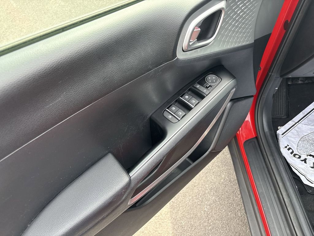 Used 2022 Kia Soul LX image 14