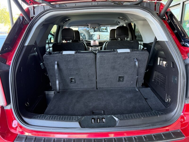 Used 2021 Ford Explorer XLT w/ Equipment Group 202A RWD image 38