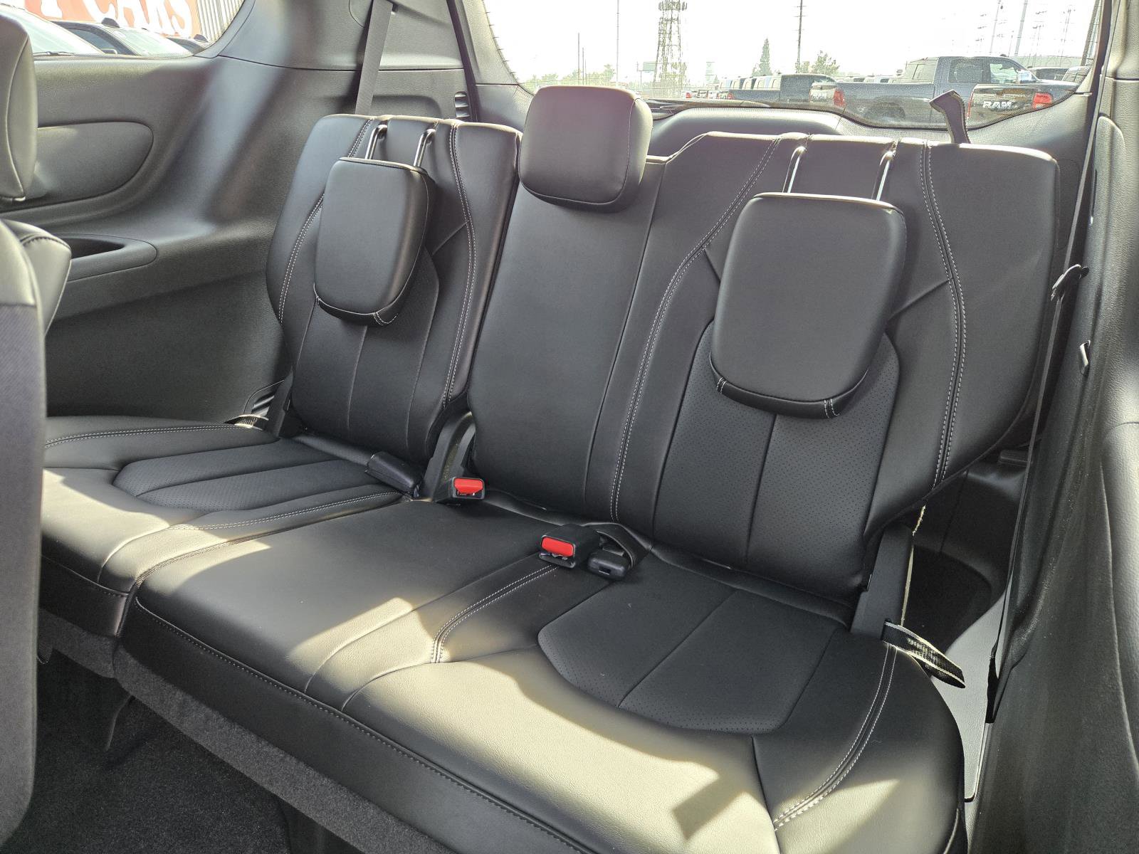 New 2026 Chrysler Pacifica Select image 28