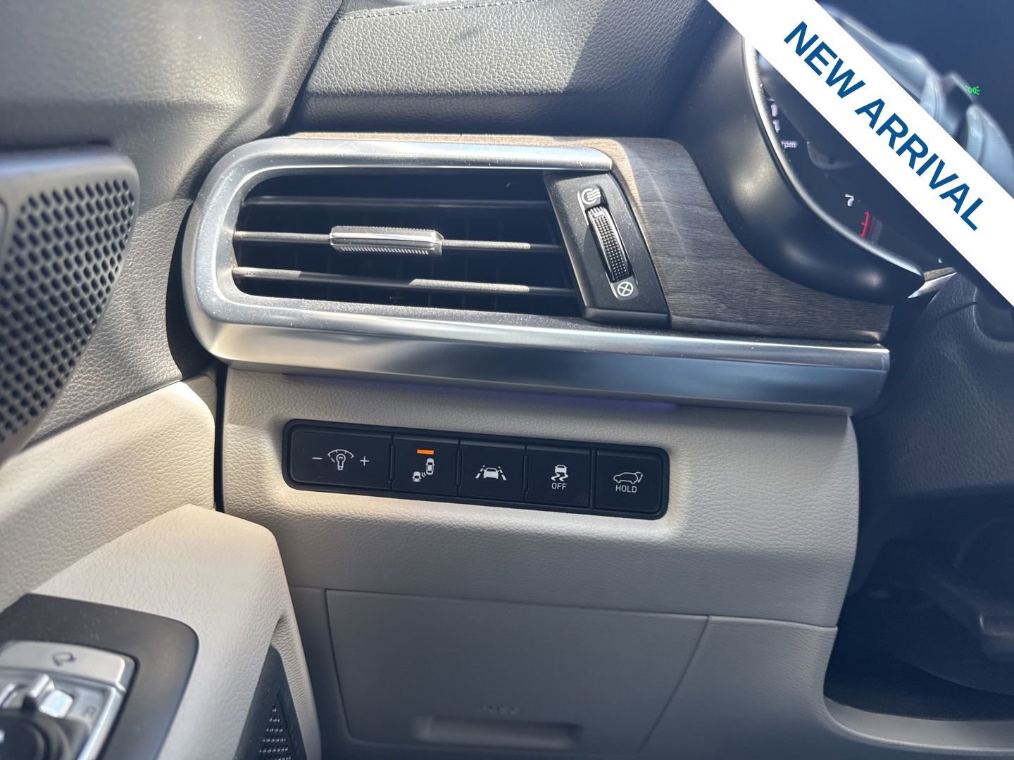 Used 2022 Kia Telluride SX w/ SX Prestige Package image 19