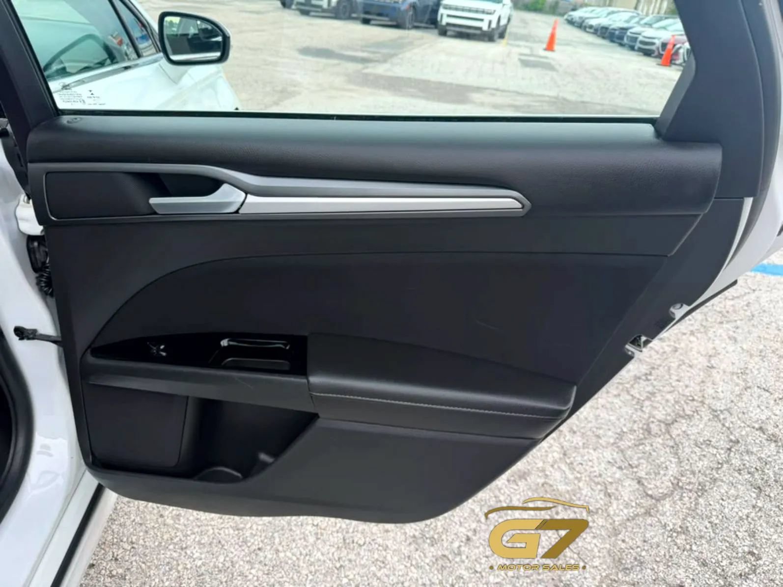 Used 2016 Ford Fusion SE FWD image 16