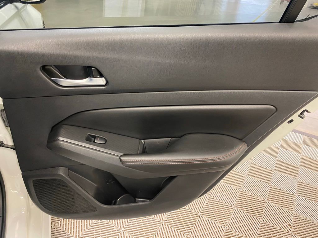 Used 2021 Nissan Altima 2.0 SR FWD image 14