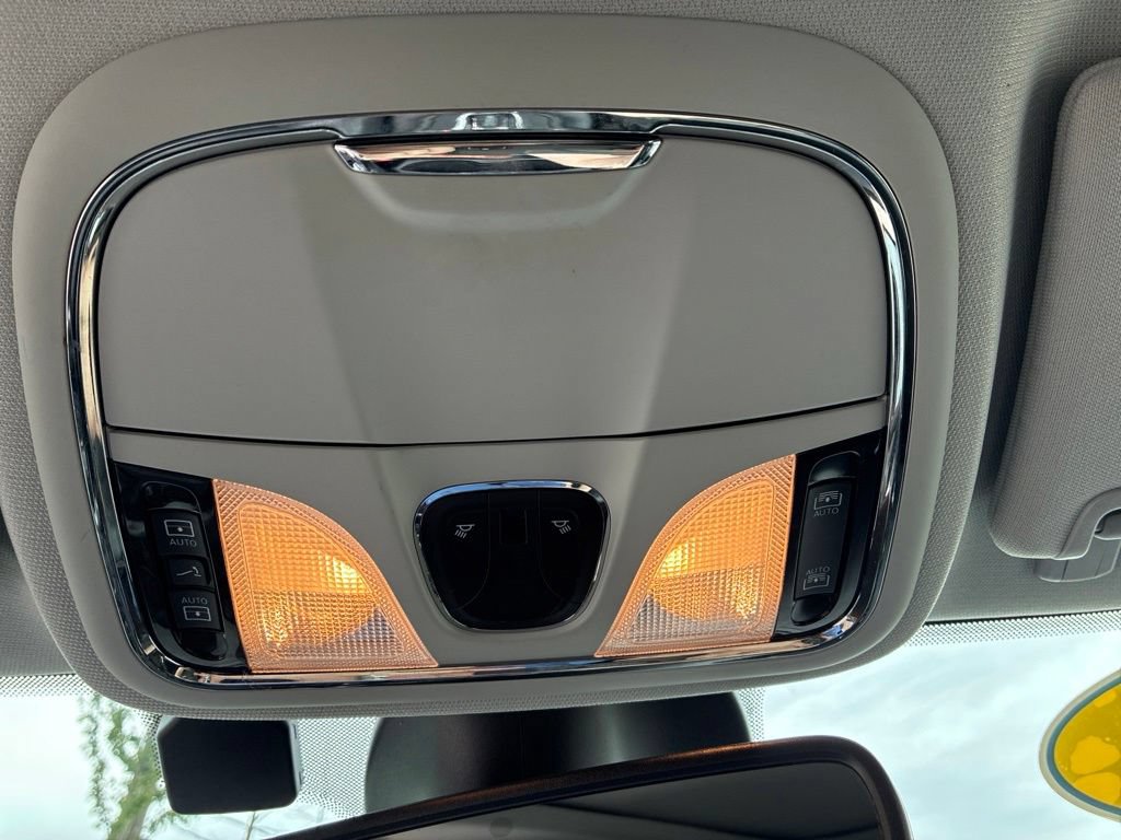 Used 2021 Jeep Cherokee Limited AWD/4WD image 16