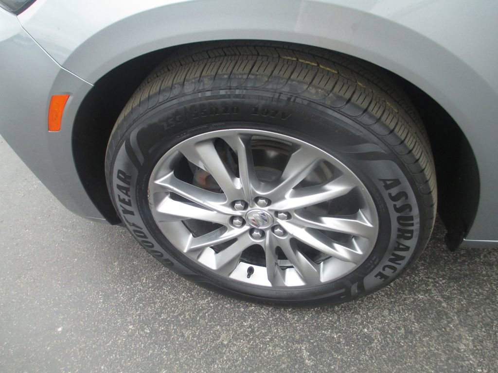 Used 2023 Buick Enclave Avenir w/ Avenir Technology Package AWD/4WD image 14