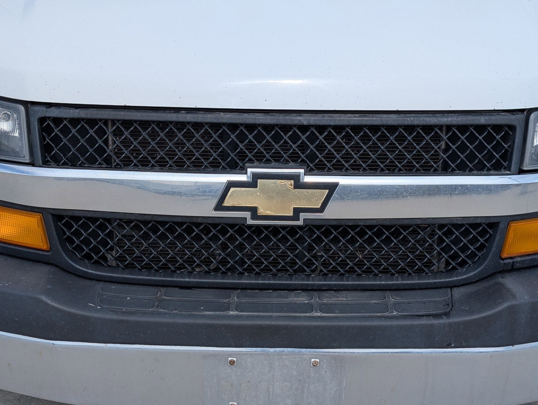 Used 2018 Chevrolet Express 2500 w/ Driver Convenience Package RWD image 9