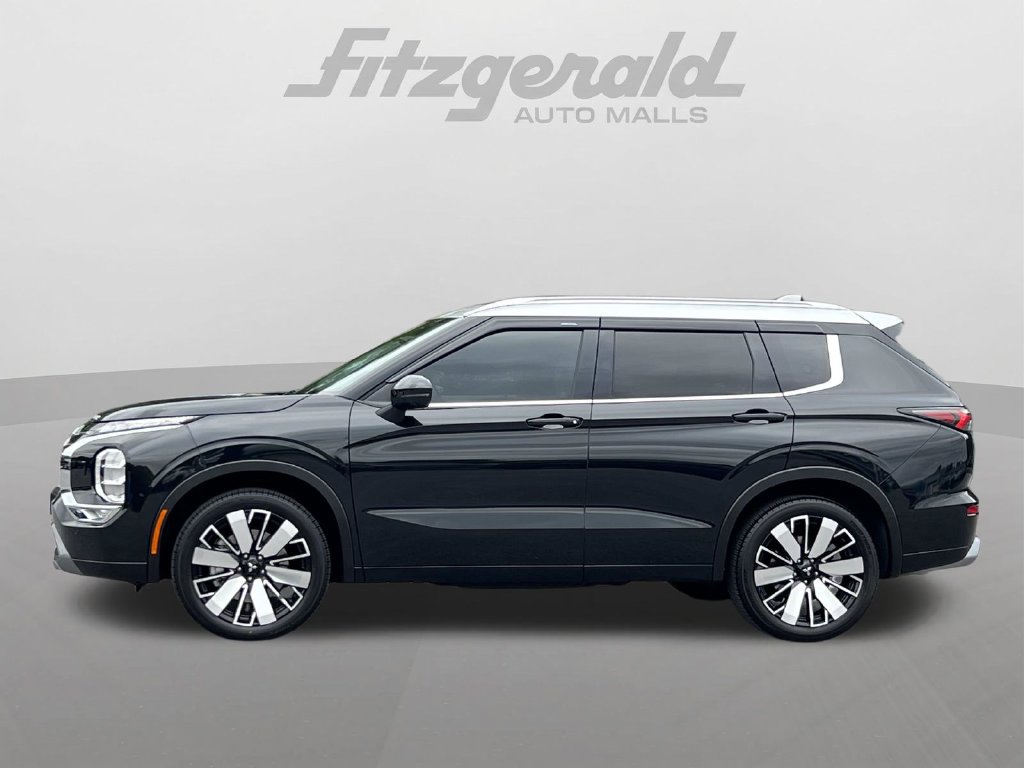 Used 2025 Mitsubishi Outlander AWD image 5