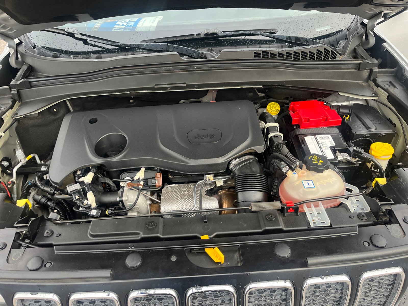 Used 2020 Jeep Renegade Latitude w/ UConnect 8.4 Nav Group image 21