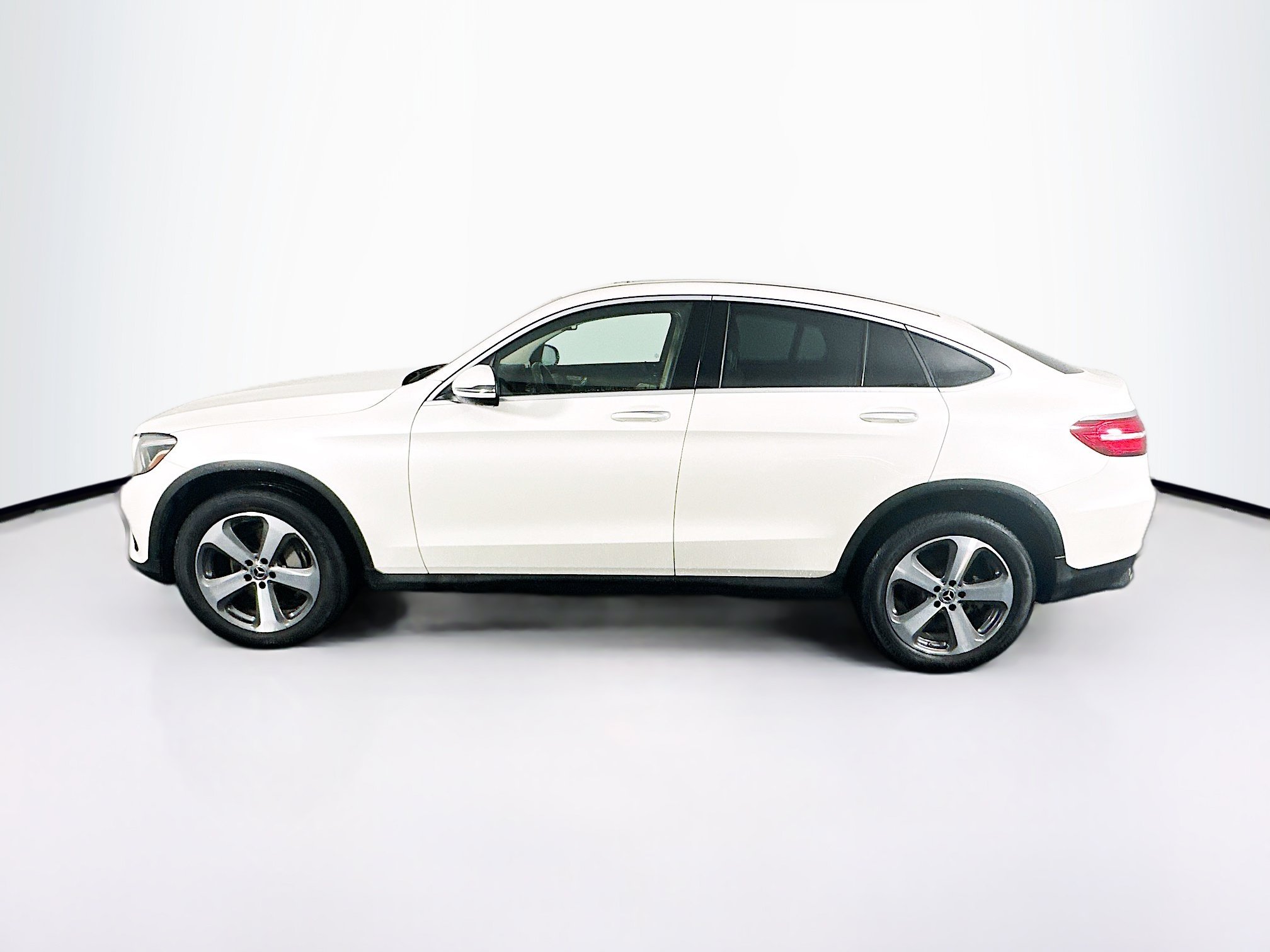 Used 2018 Mercedes-Benz GLC 300 4MATIC Coupe image 4