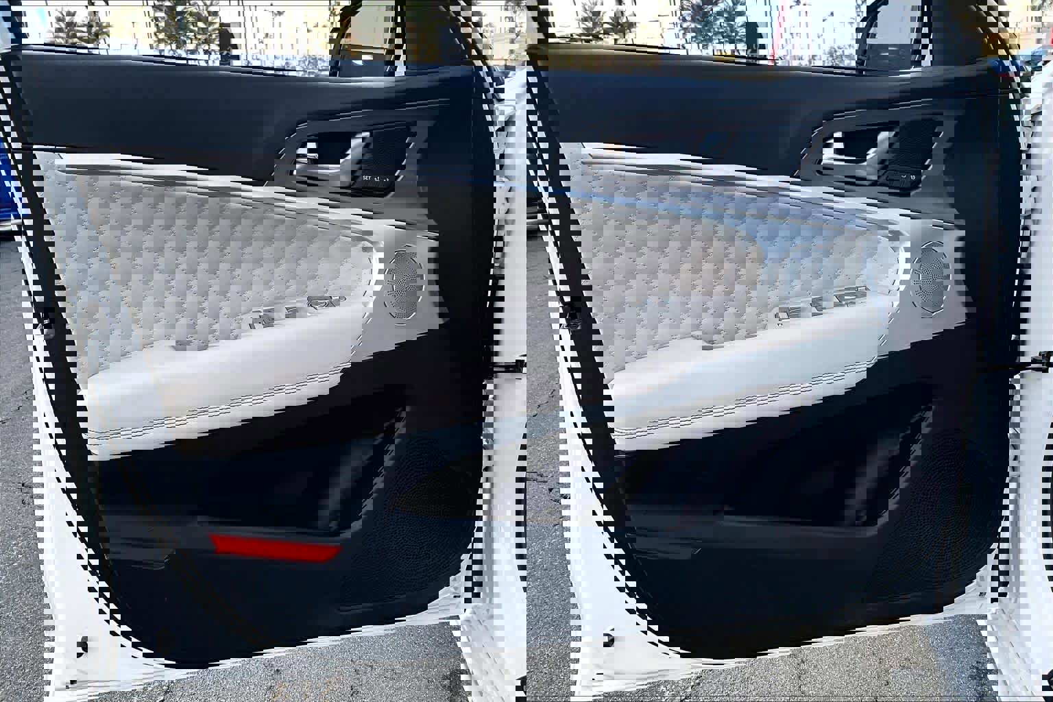 Used 2024 Genesis G70 3.3T Advanced w/ Sport Prestige Package image 21