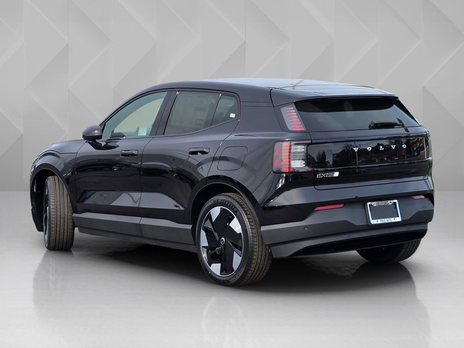 New 2026 Volvo EX30 Plus w/ Climate Package image 4