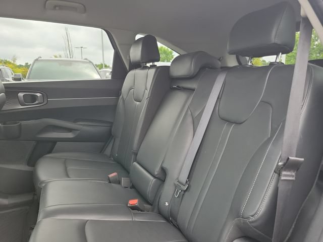 Used 2024 Kia Sorento S FWD image 9