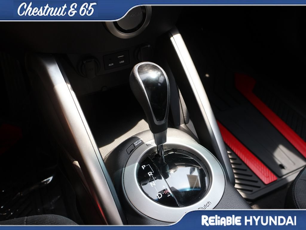 Used 2016 Hyundai Veloster FWD image 33