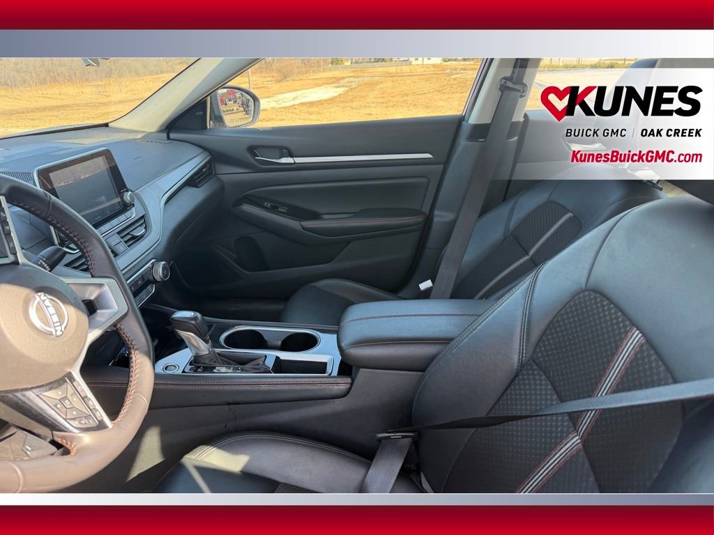 Used 2025 Nissan Altima 2.5 SR FWD image 6