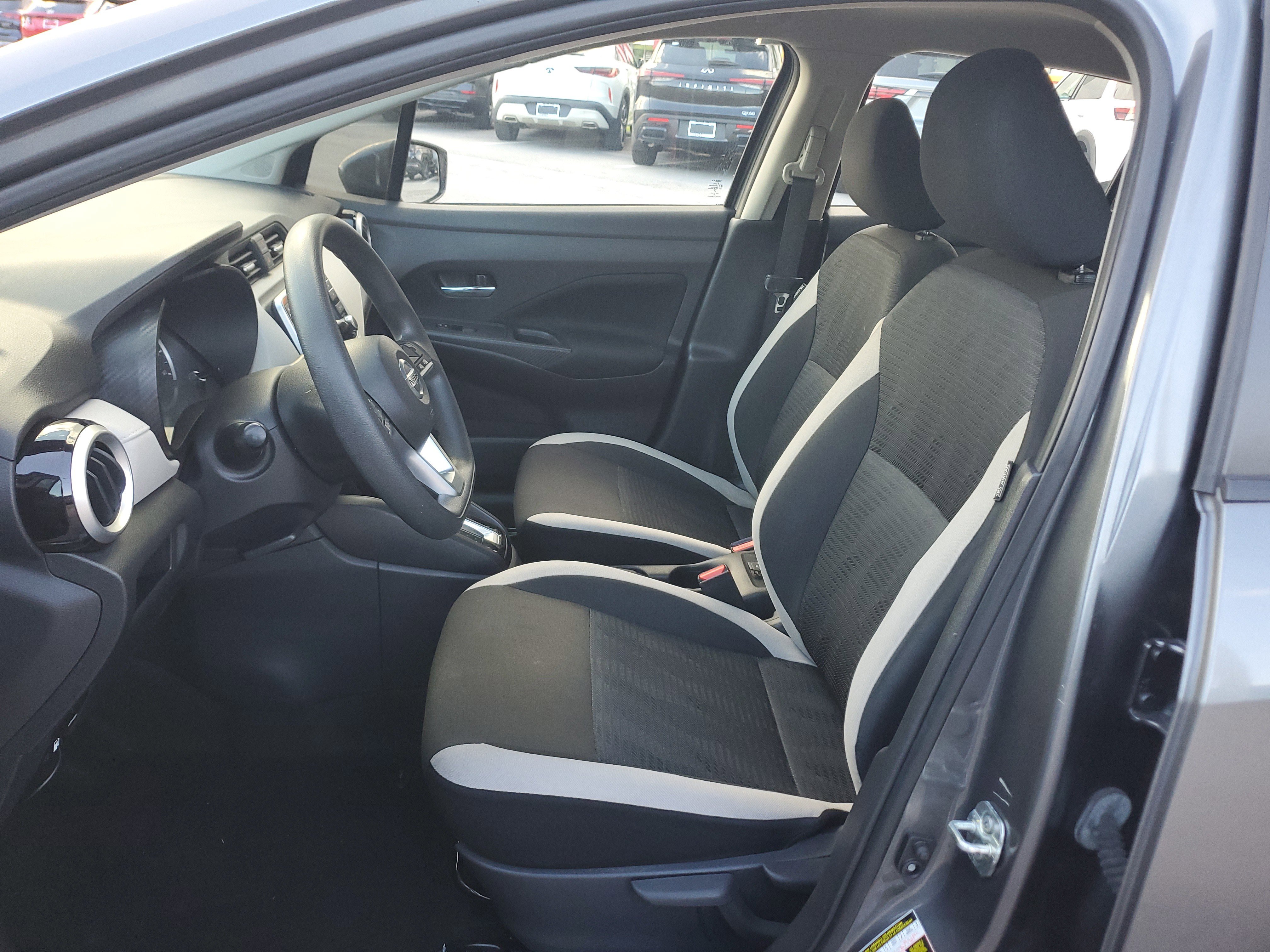 Used 2021 Nissan Versa SV image 11