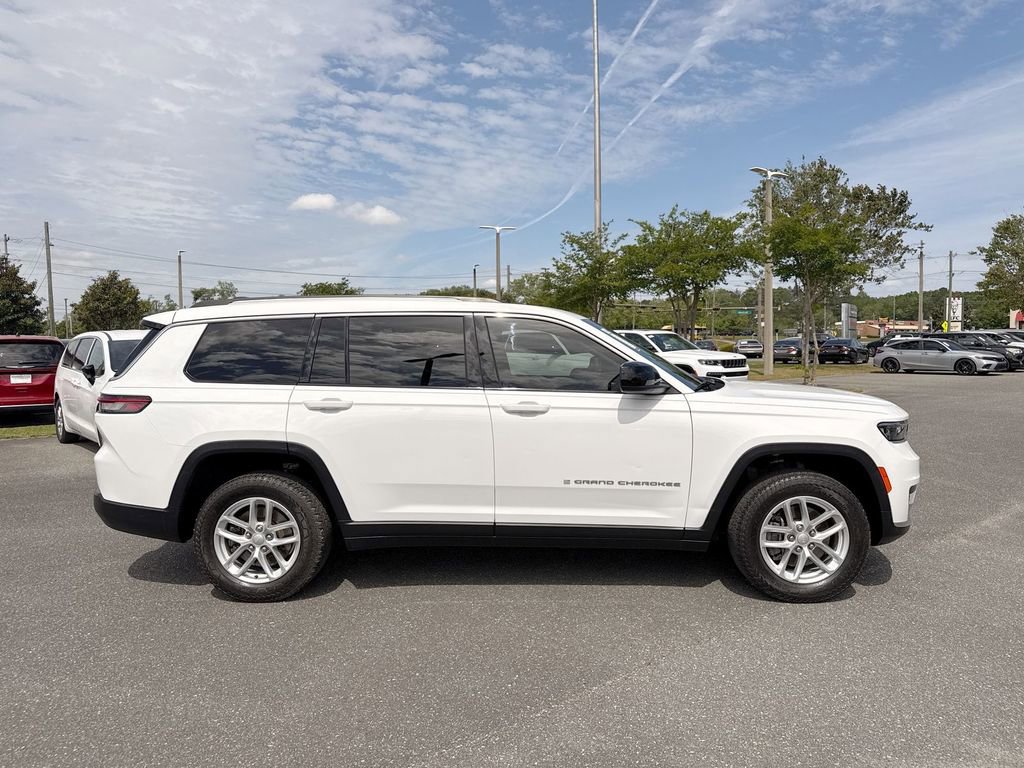 Used 2022 Jeep Grand Cherokee L Laredo w/ Luxury Tech Group I AWD/4WD image 2