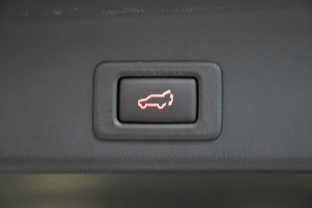 Used 2019 Subaru Ascent Limited image 10