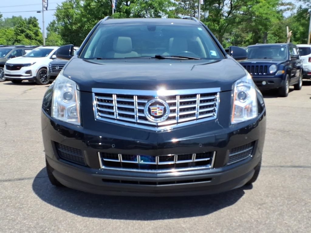 Used 2015 Cadillac SRX Luxury FWD image 2
