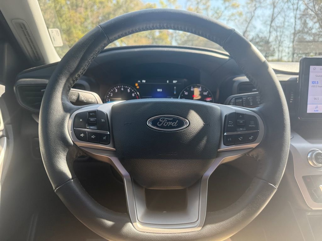 Used 2023 Ford Explorer XLT image 20
