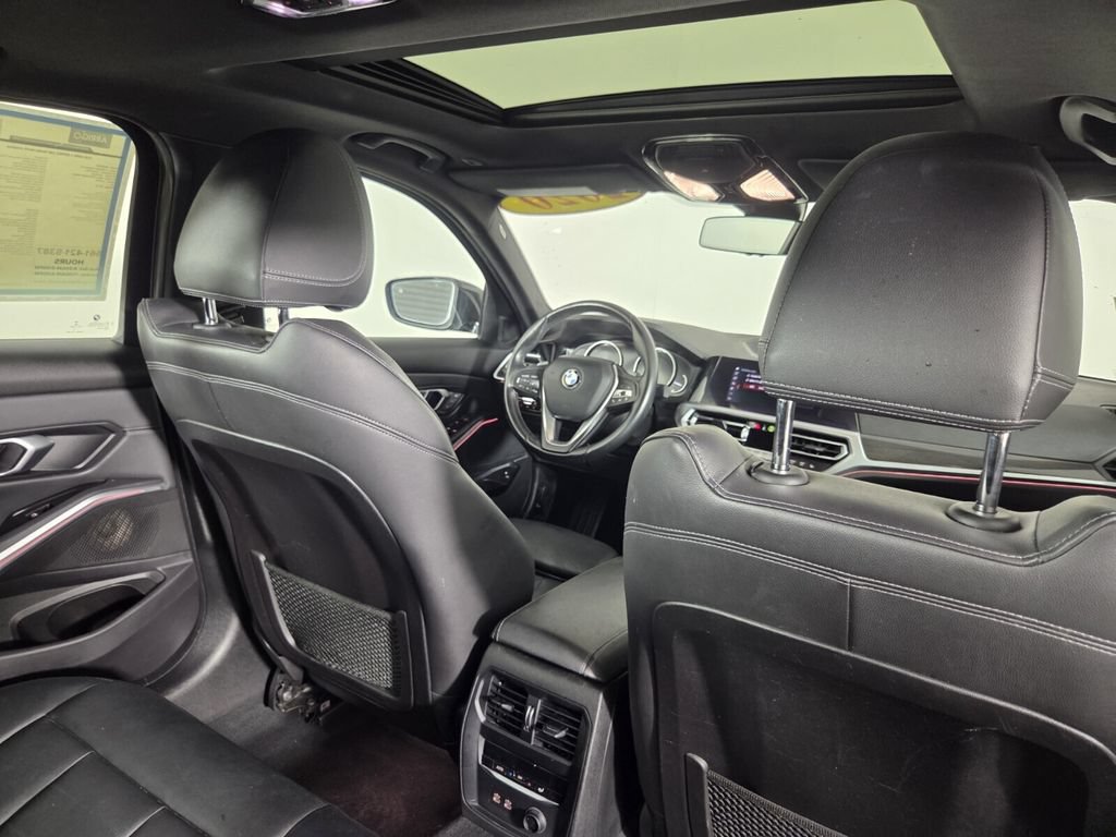 Used 2020 BMW 330i Sedan w/ Driving Assistance Package RWD image 29