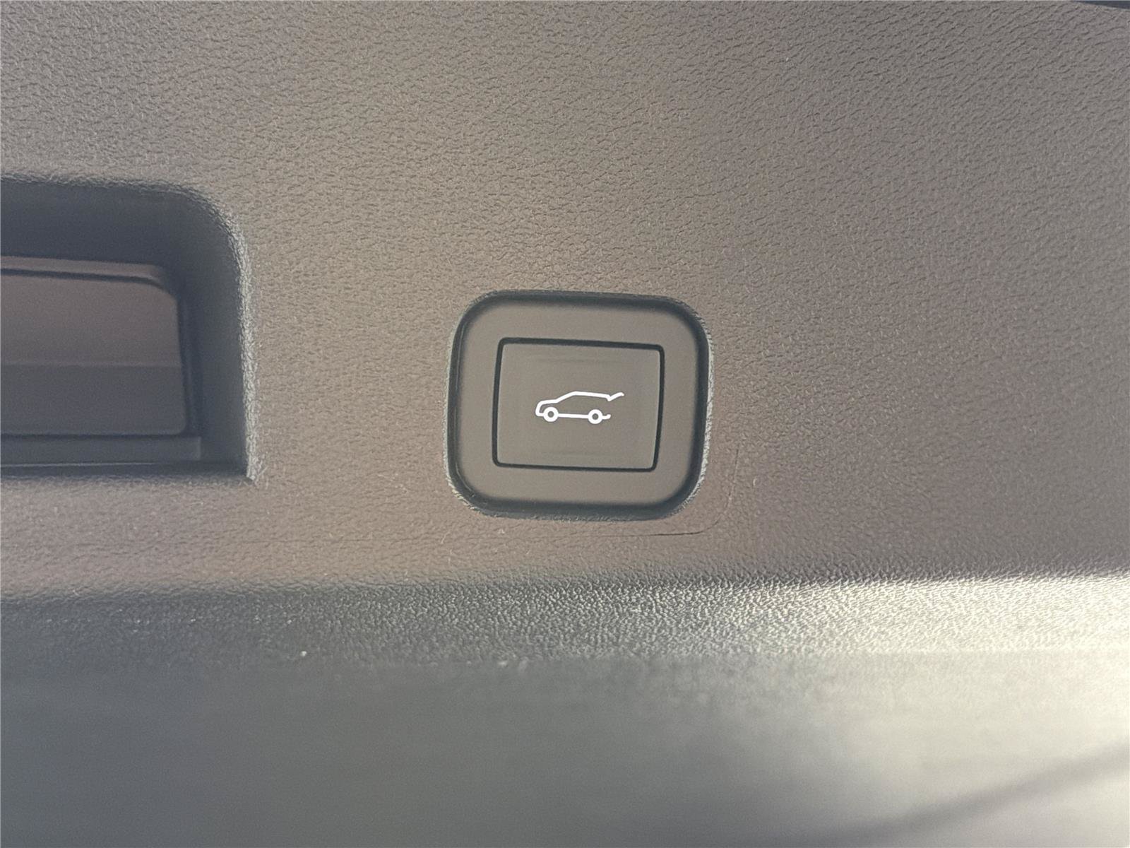New 2026 GMC Acadia Elevation w/ Black Edition FWD image 18