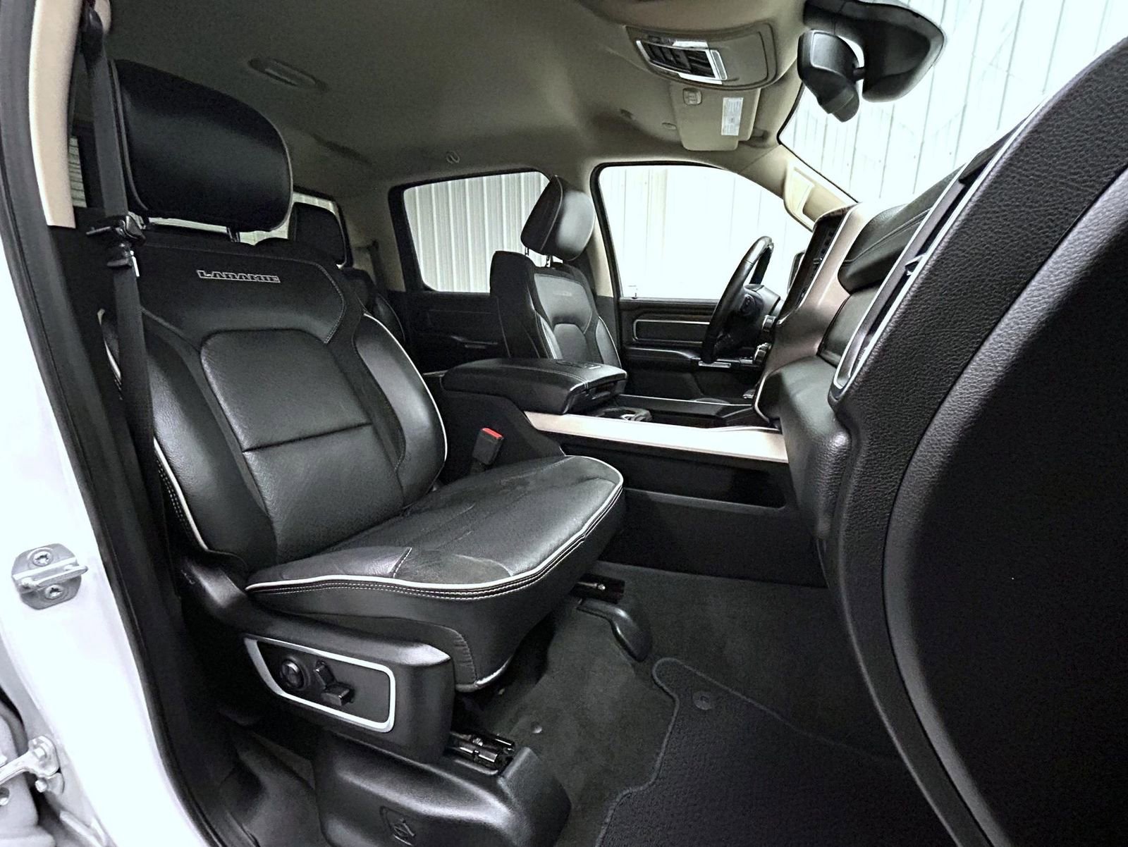 Used 2020 RAM 1500 Laramie image 15