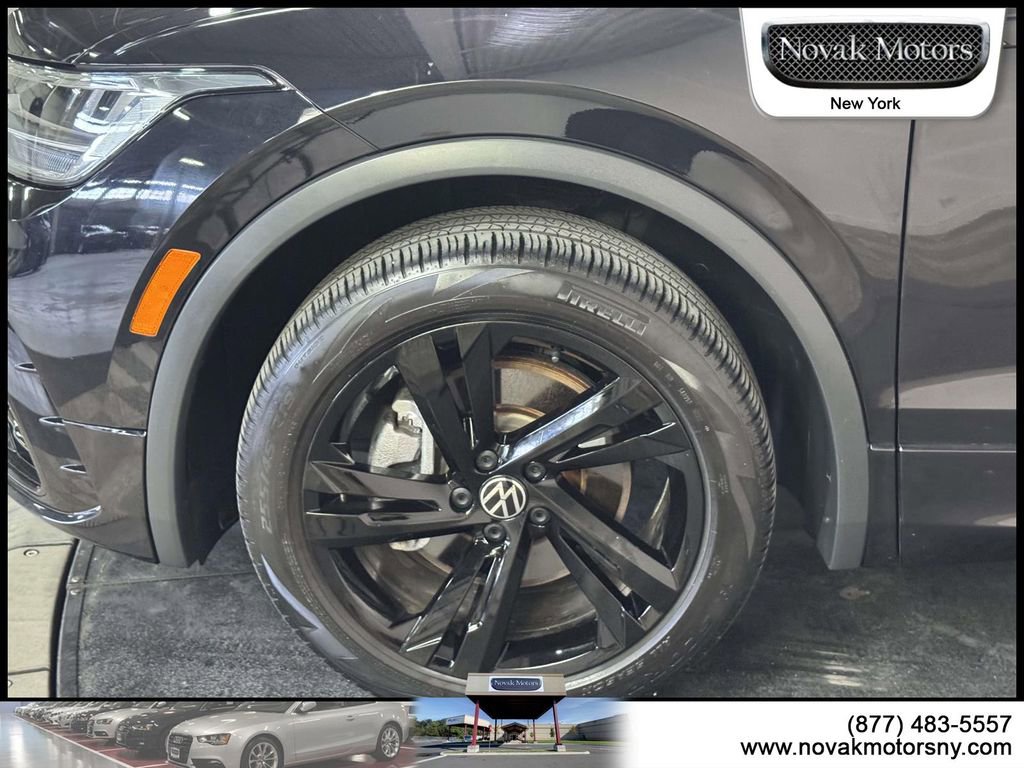 Used 2023 Volkswagen Tiguan SE R-Line AWD/4WD image 5