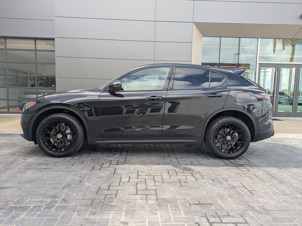 Used 2025 Alfa Romeo Stelvio Sprint w/ Convenience Package AWD/4WD image 8