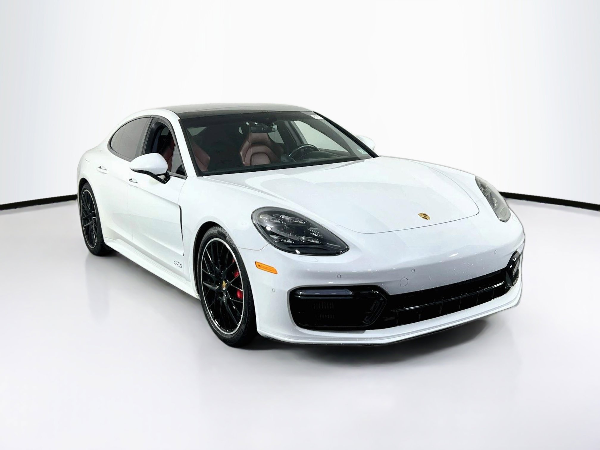 Used 2020 Porsche Panamera GTS image 3