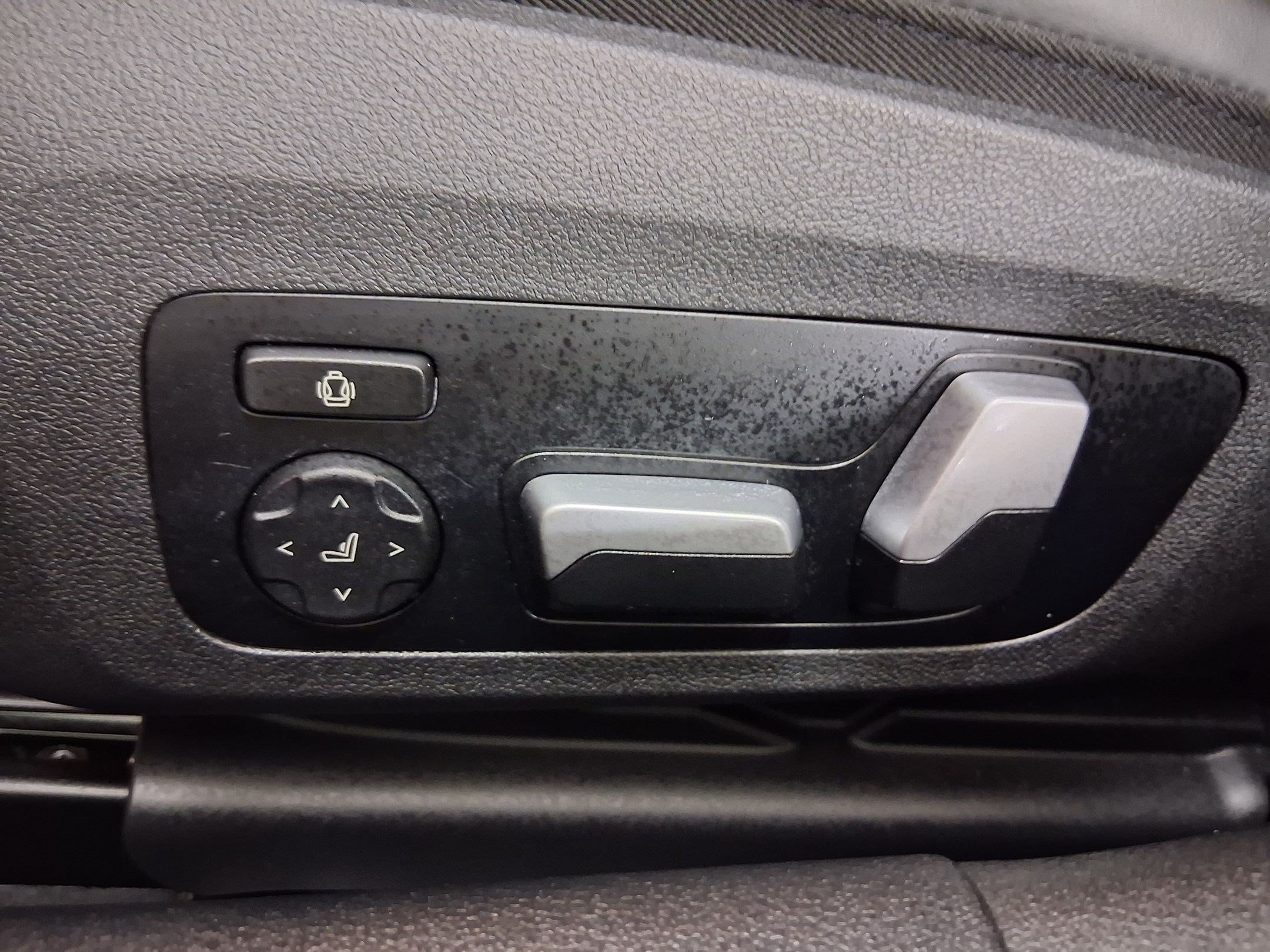 Used 2025 BMW 840i w/ M Sport Professional Package RWD image 13