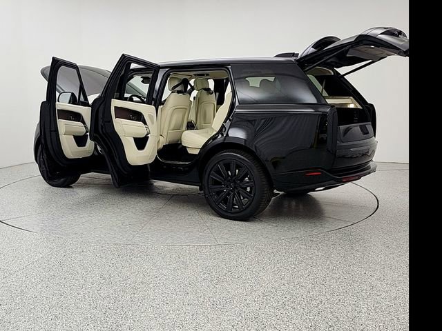New 2026 Land Rover Range Rover Long Wheelbase SE AWD/4WD image 12