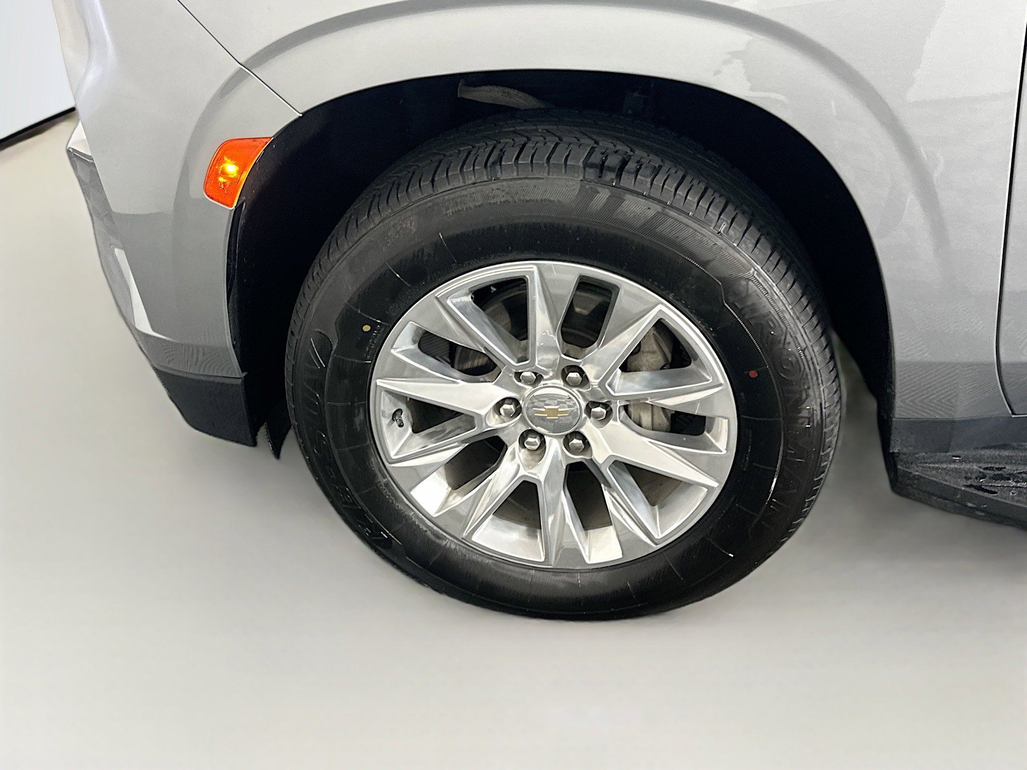 Used 2024 Chevrolet Suburban Premier RWD image 11