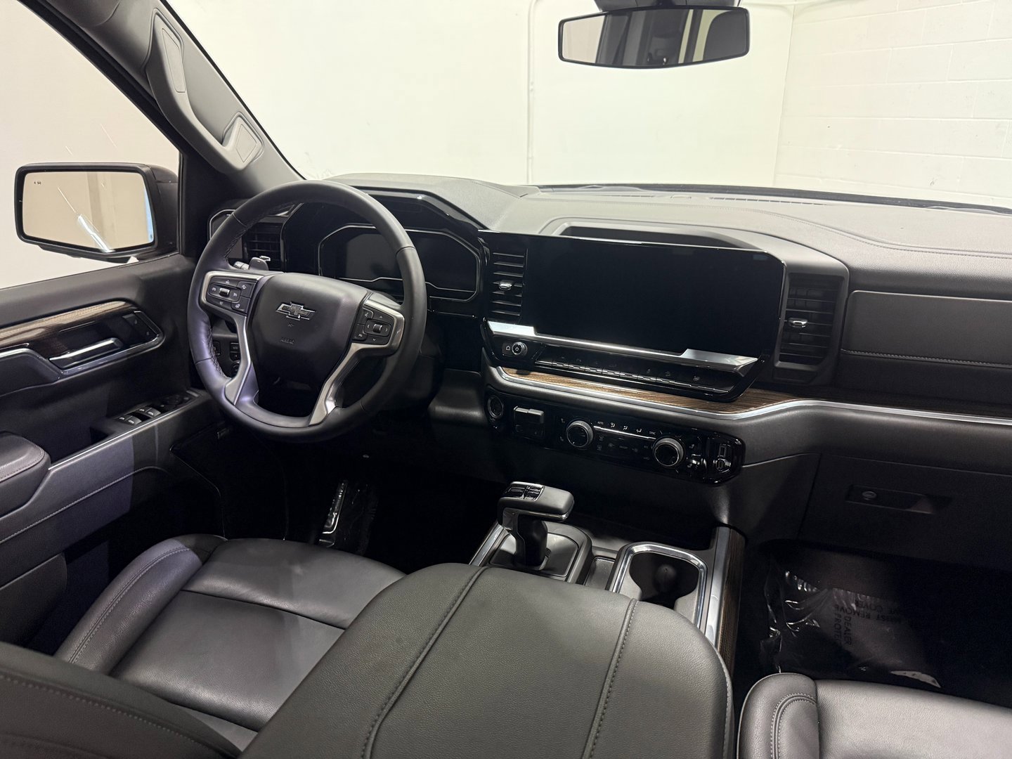 Used 2025 Chevrolet Silverado 1500 LT Trail Boss w/ LT Trail Boss Premium Package image 27