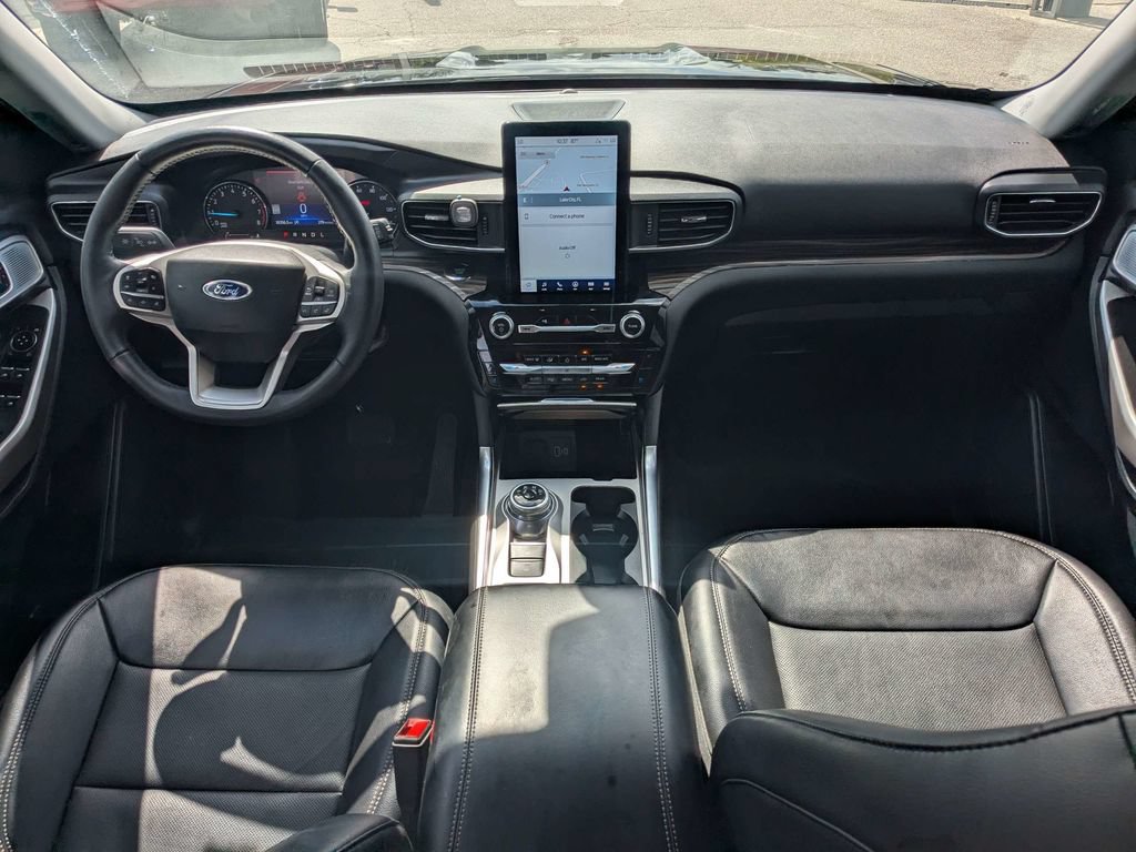 Used 2024 Ford Explorer Limited w/ Limited Technology Package RWD image 15