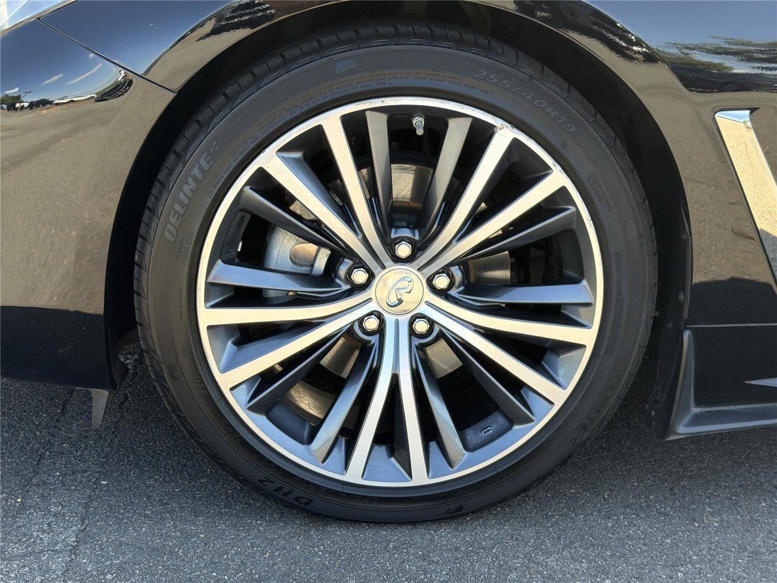 Used 2019 INFINITI Q60 3.0t Luxe w/ Essential Package AWD/4WD image 28